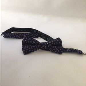 Bow tie